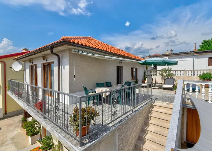 Tomic A Mazuranica Novi Vinodolski