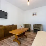 Tomic A Mazuranica Apartament Novi Vinodolski