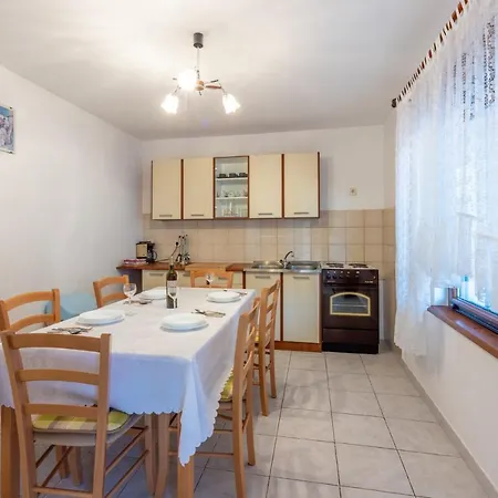 Tomic A Mazuranica Apartment