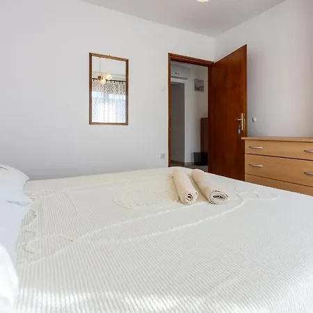 Tomic A Mazuranica Apartment