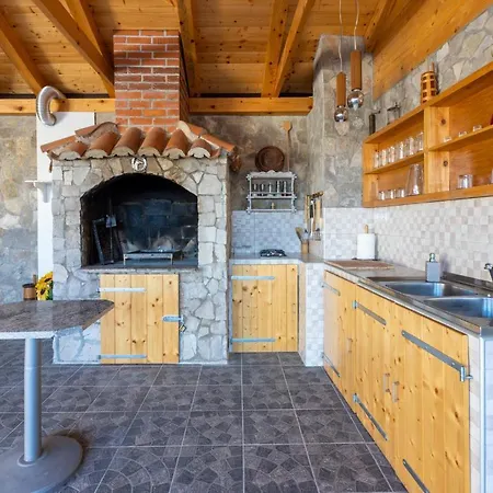 Tomic A Mazuranica Apartment Novi Vinodolski