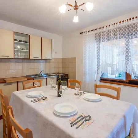 Tomic A Mazuranica Apartment Novi Vinodolski