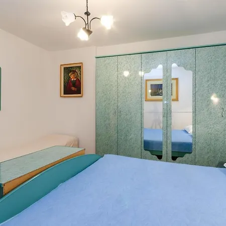 Apartment Tomic A Mazuranica *
