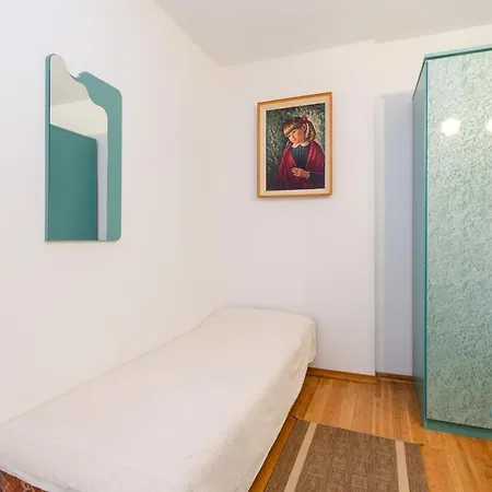 Tomic A Mazuranica Apartment Novi Vinodolski
