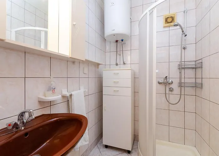 Tomic A Mazuranica Apartmán